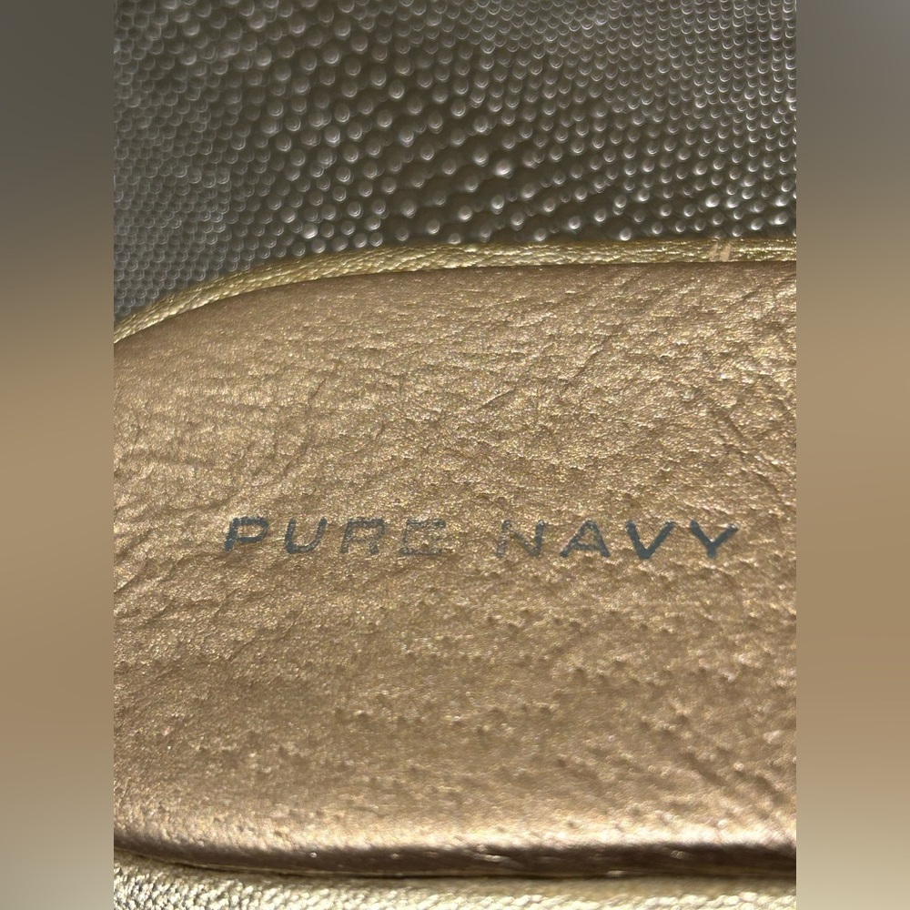 Metallic leather sandal - Picture 10 of 11